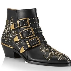 $1350 Chloé Susanna Studded Leather Ankle Boots, 39